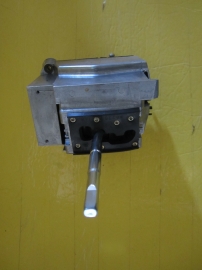 OEM MERCEDES R230 SHIFTER SL350 SL500 SL55 SL600 SL65 GEAR SHIFT 2302674724